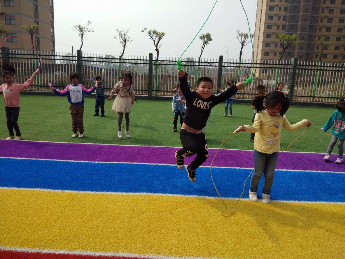 幼儿户外游戏大全_户外大全幼儿游戏视频_户外幼儿小游戏