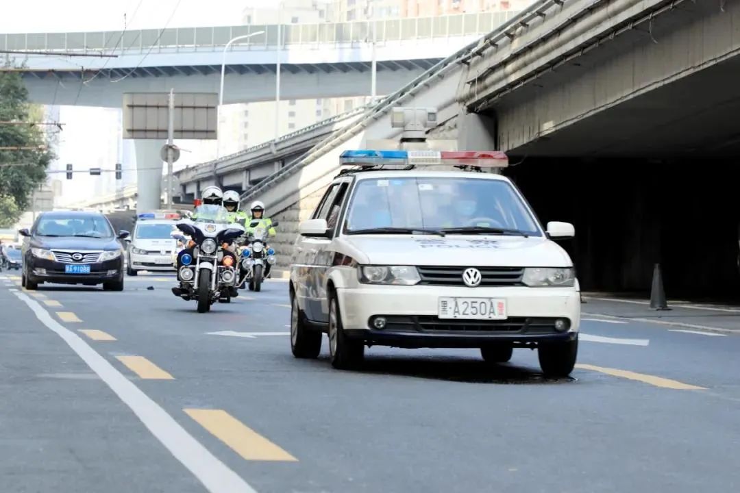 巡逻警车模拟器_巡逻警车_巡逻警车图片
