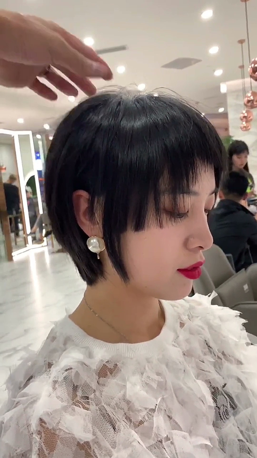 短发个性发型图片女_个性短发发型图片
