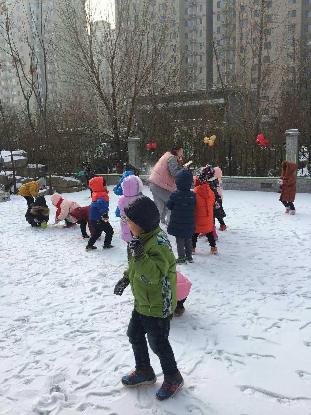 小学生作文 打雪仗_打雪仗作文小学生三年级_打雪仗作文小学生四年级