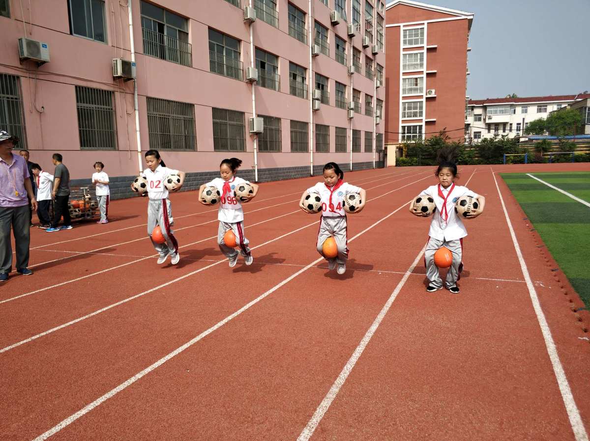 跳跃体育课游戏有哪些_体育课跳跃游戏_跳跃体育课游戏视频