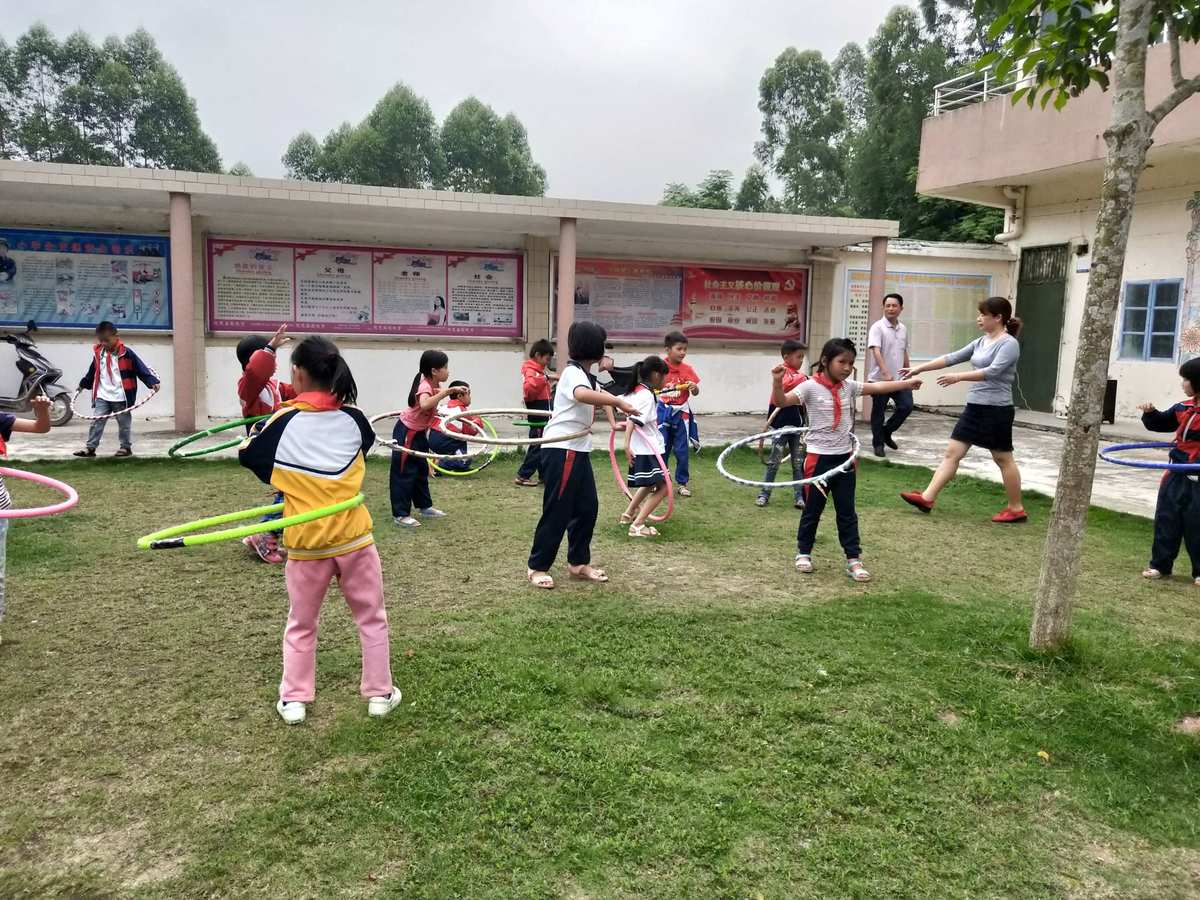 呼啦圈游戏_小学生心理测试题_小学生呼啦圈游戏