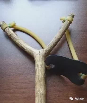 迷你自制投石器教程_自制迷你投石器_迷你自制投石器怎么做