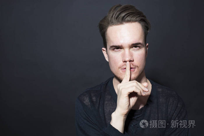 沉默之像_沉默像今晚的康桥_沉默像一场独白是什么歌