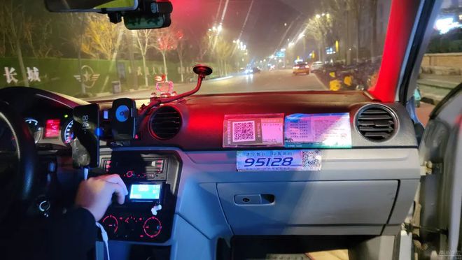 模拟出租车2021_出租车模拟_出租车模拟