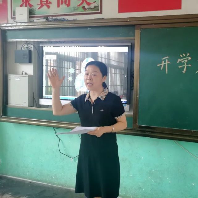 不玩游戏的女生玩手机_和女朋友手机玩游戏_女生打游戏手机