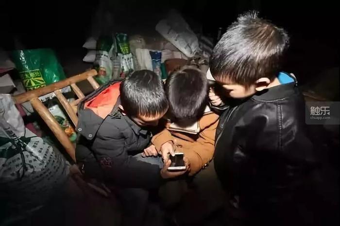 4g手机玩游戏老闪腿_玩手机游戏老是闪退怎么回事_玩手机老是闪退怎么办