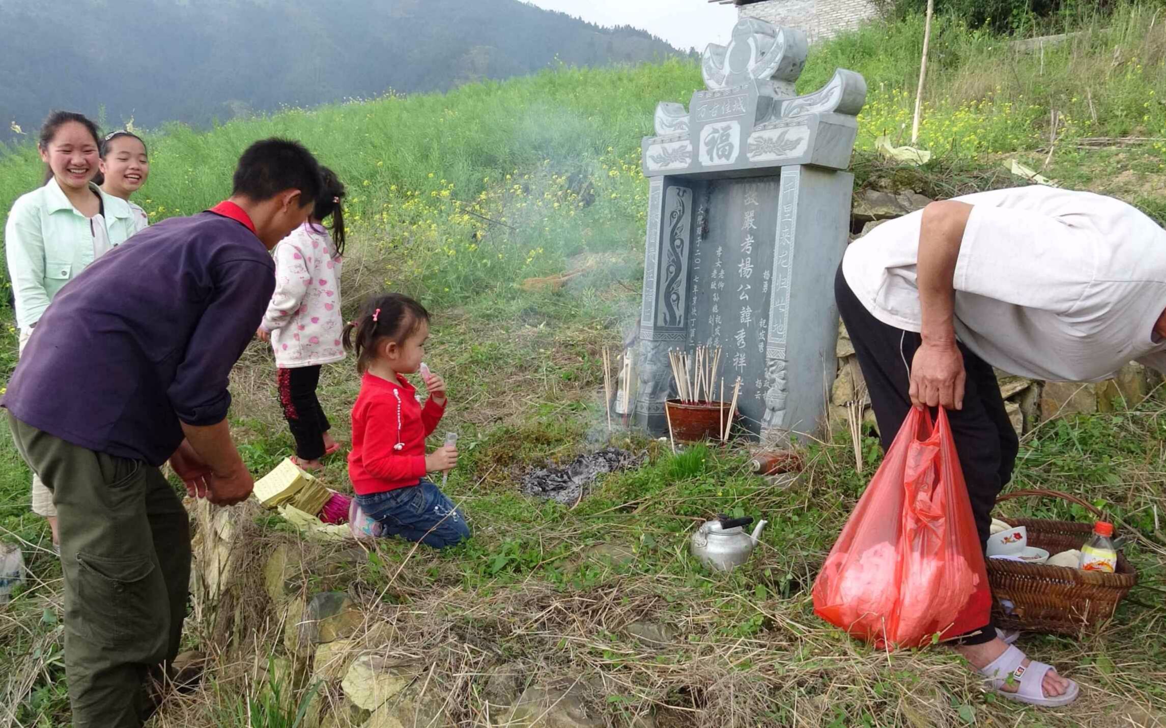 清明节由来与风俗_清明节的风俗是什么意思_的风俗清明节