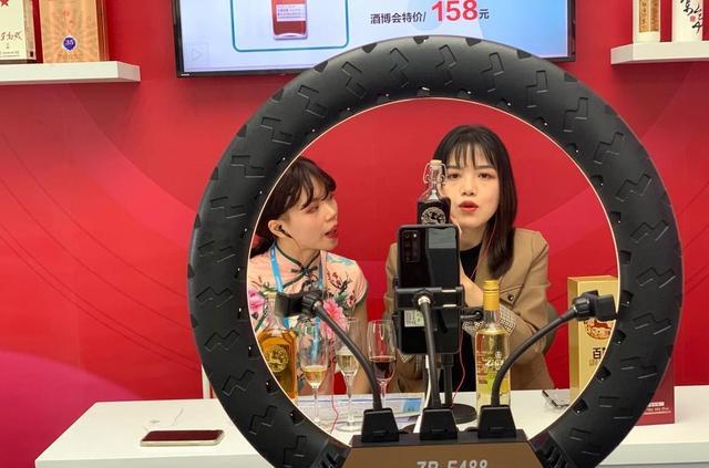 淘宝主播一月多少钱_淘宝主播多少钱一个月_淘宝主播收益