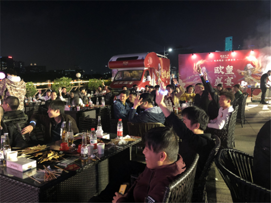 拍照玩游戏手机_多人拍照游戏手机_拍照手机游戏人物怎么弄