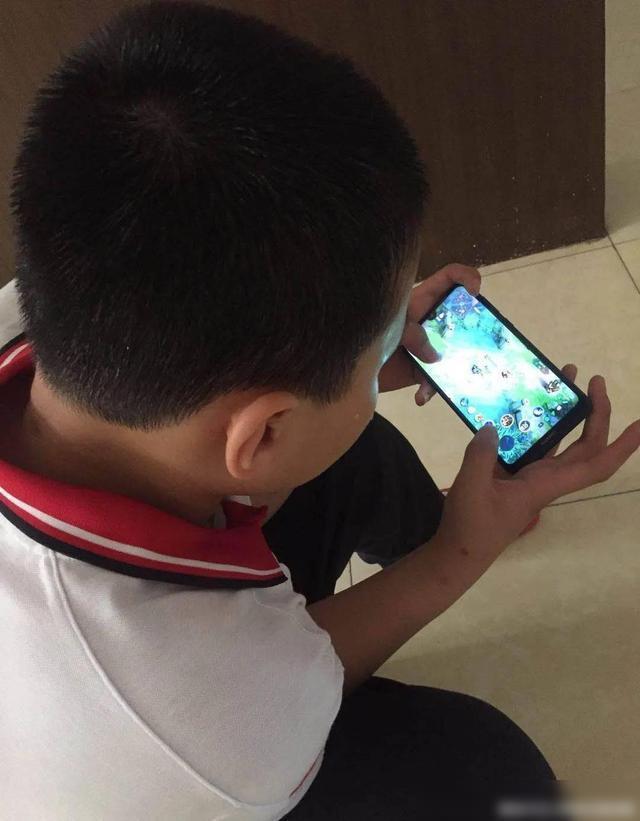 玩儿游戏手机_大多数在手机上怎么玩游戏_是玩手机游戏